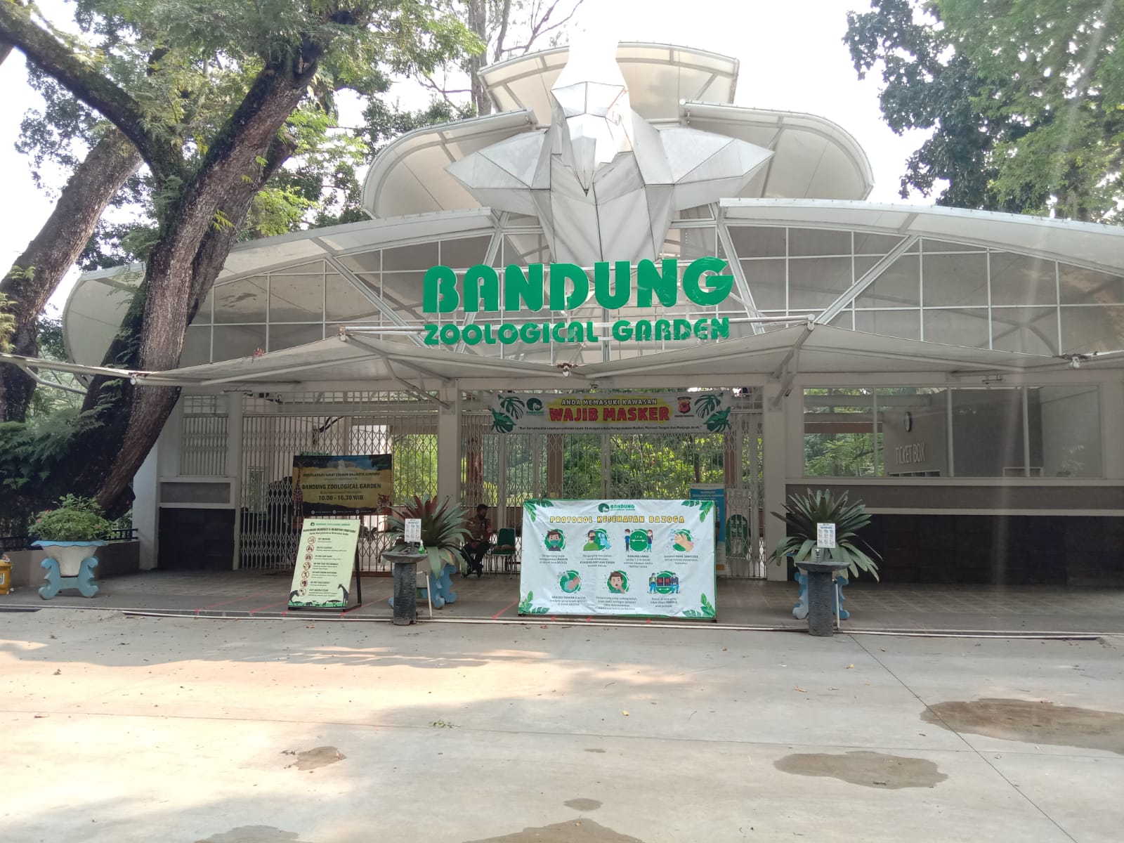 Rencana Pemkot Bandung Menyegel Lahan Kebun Binatang Bandung