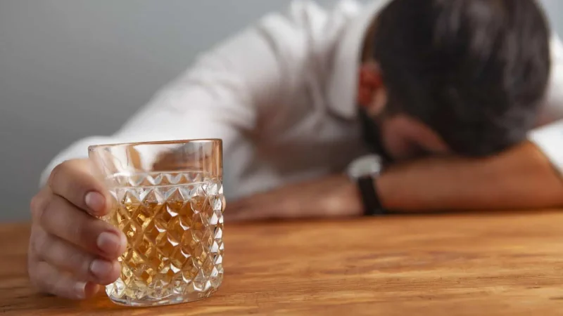 Ini Dia Dampak Negatif Pada Tubuh Jika Sering Minum Alkohol!