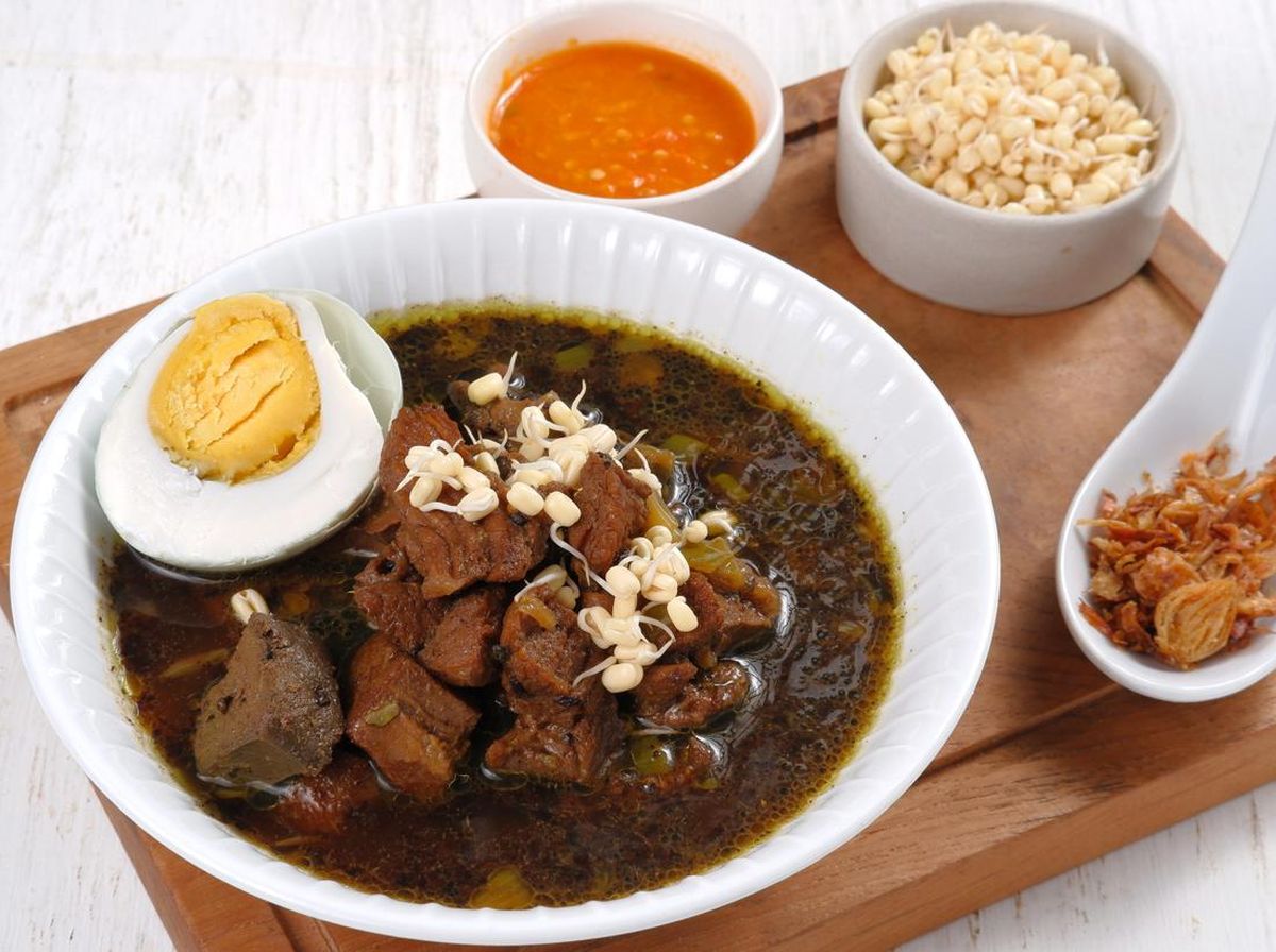Rawon Daging Surabaya: Resep Sup Daging Pekat yang Gurih dan Mantap