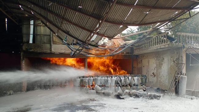 Kesaksian Dani: Kengerian Kebakaran 68 Rumah di Jakarta Timur Akibat Gas Bocor