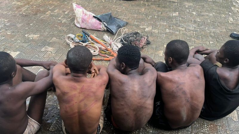 Polisi Tangkap Lima Orang Atas Kasus Perampokan, Penculikan, dan Lainnya di Anambra