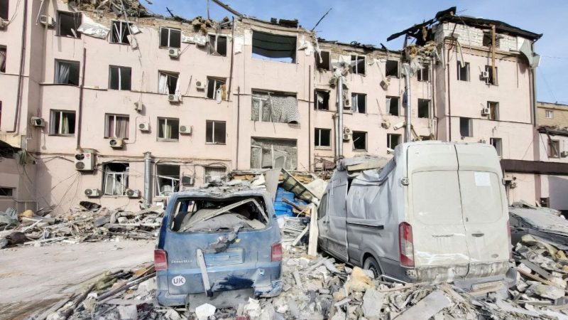 Serangan Rudal Rusia Menewaskan Dua Orang di Kryvyi Rih, Ukraina