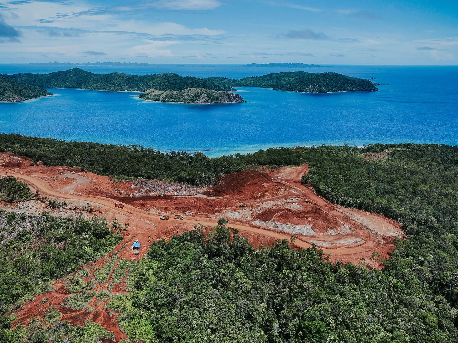 Bahlil Hentikan Tambang Nikel Sementara di Raja Ampat, Pengamat Desak Dihentikan Permanen demi Kelestarian Alam
